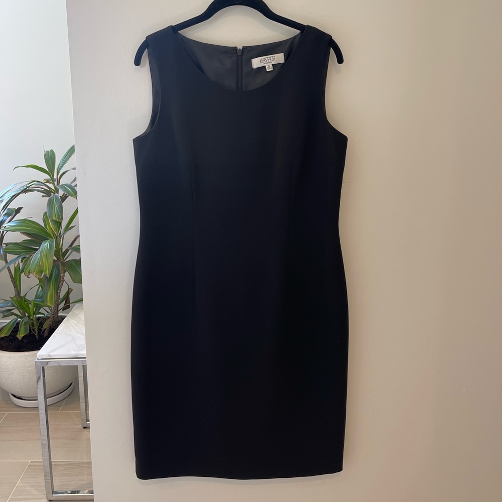 Black Kasper Scoop Neck Sheath Dress